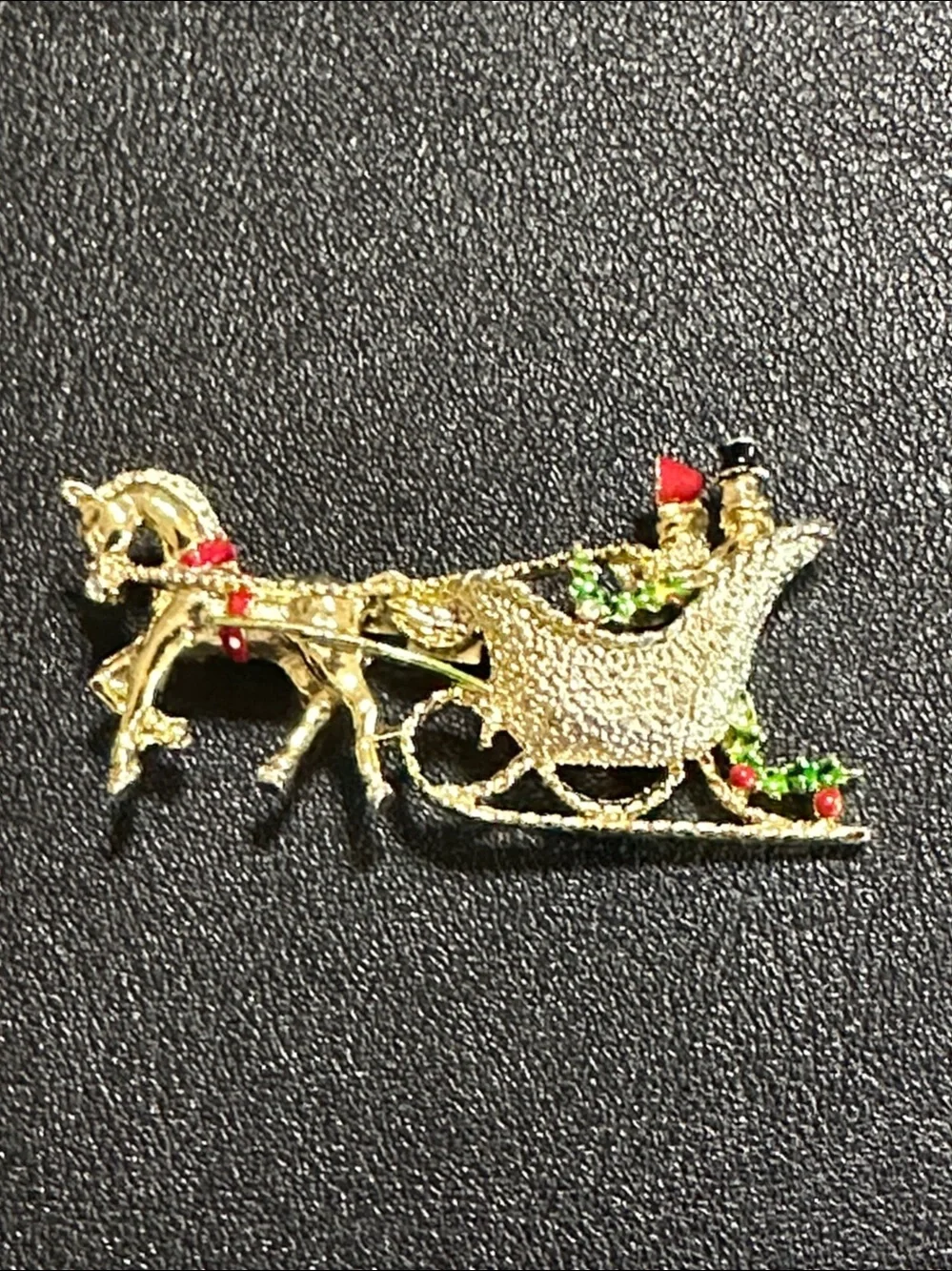 GERRY'S Christmas Horse & Sleigh Brooch Gold Tone Vintage Holiday Pin
